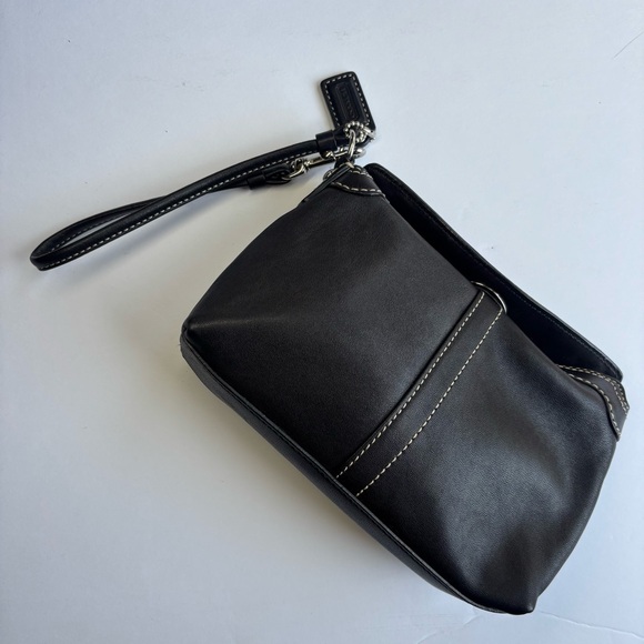 Coach Black Leather Turnlock Wristlet - Picture 2 of 7